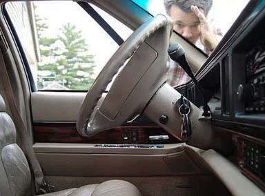 Universal Locksmith Store Loma Linda, CA 909-346-1940 Universal Locksmith Store Loma Linda, CA 909-346-1940 - 20-Car-Lockout